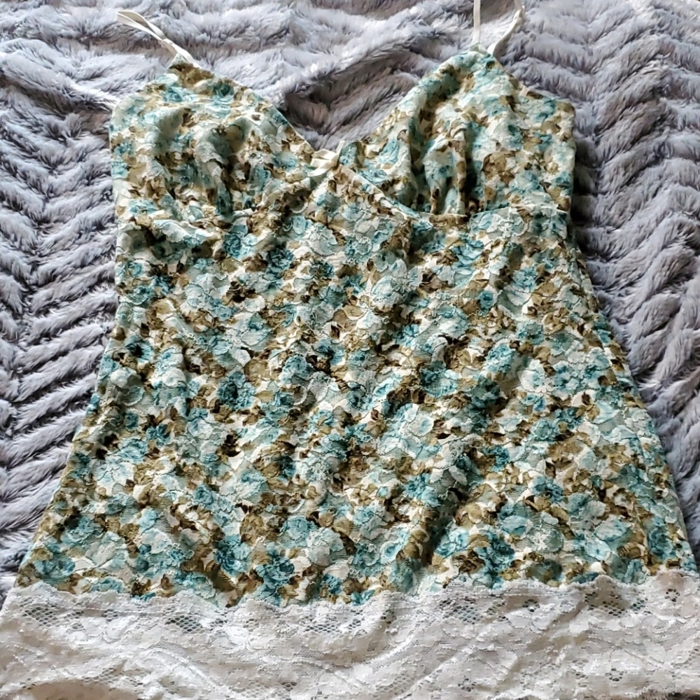 Floral tank